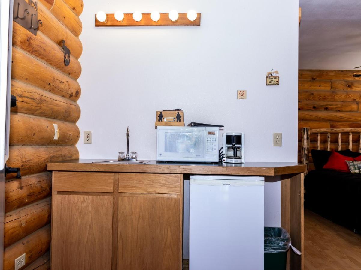 Half Moon Lake Lodge Pinedale Bagian luar foto